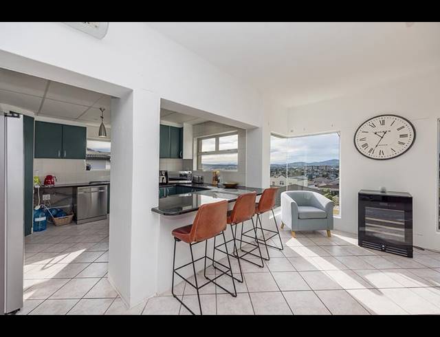 4 BEDROOM PROPERTY TO RENT IN WEST BEACH